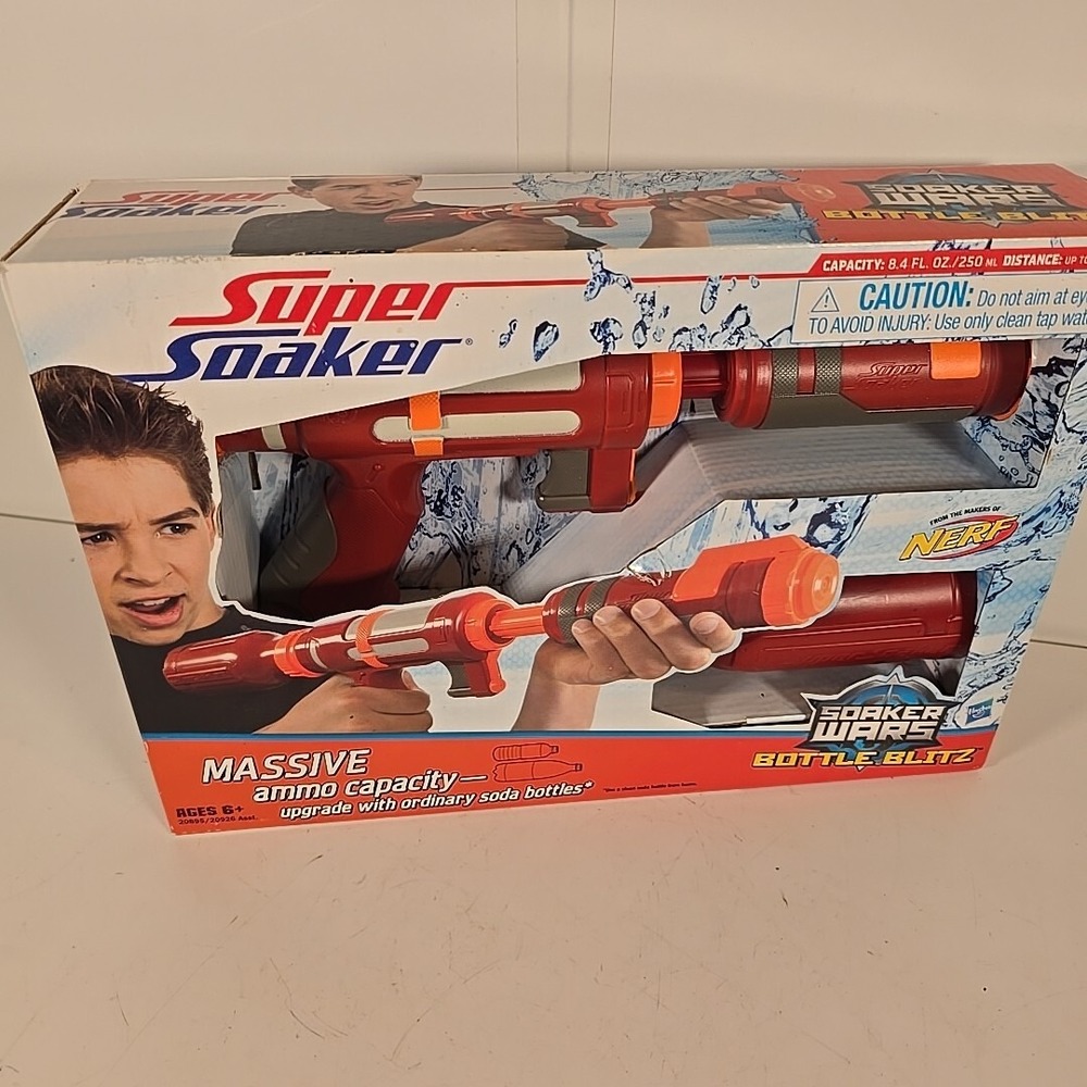 2009 Hasbro Super Soaker Bottle Blitz Soaker Wars Brand New